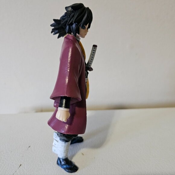 Demon Slayer Giyuu Collectible Figure - Picture 7 of 8